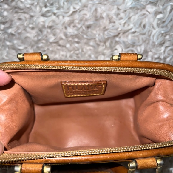 Alviero Martini sling or handbag - Picture 9 of 13